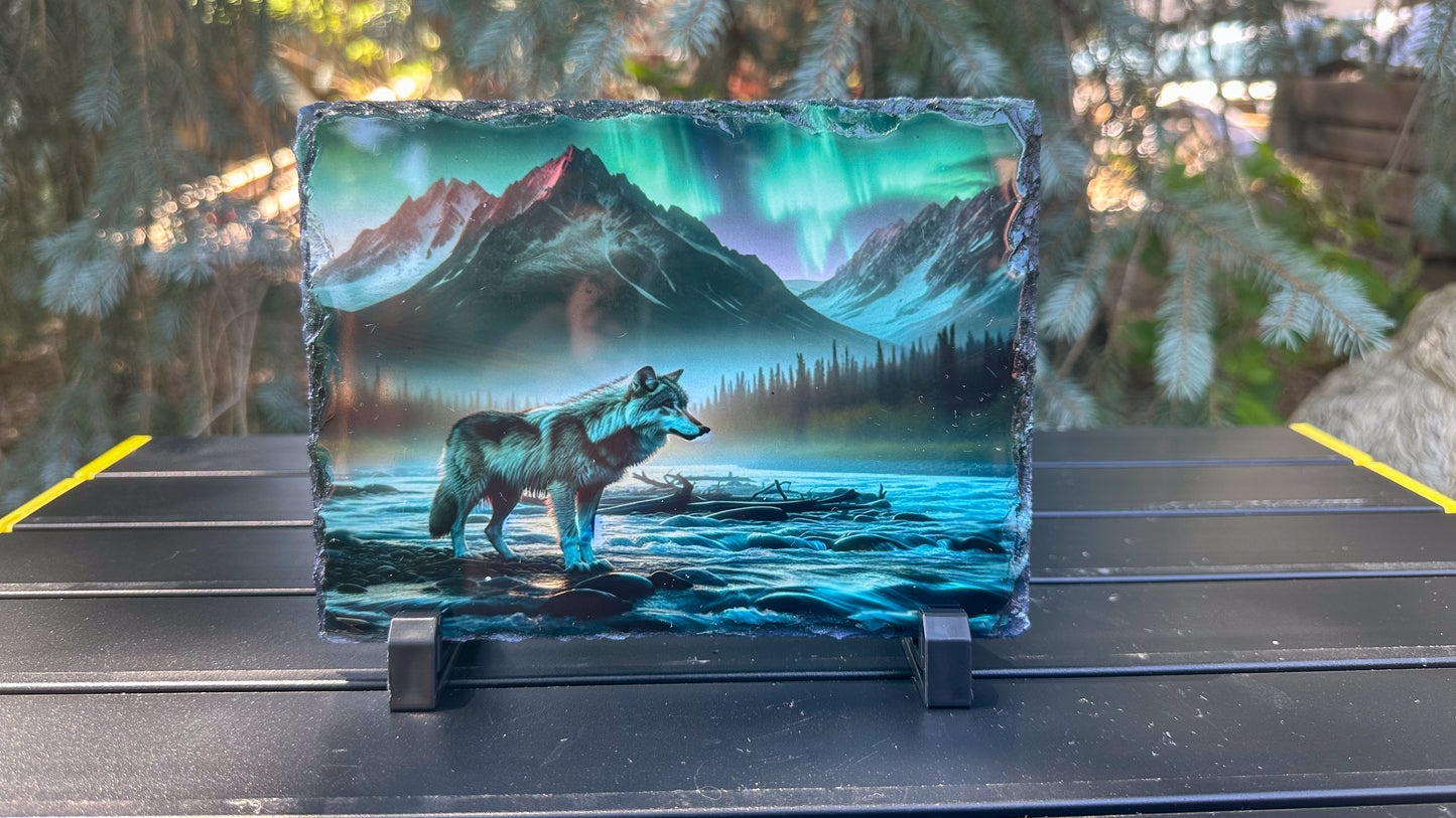 Northern Lights Wolf Decorative Slate Plaque - Perfect Gift for Wolf Lovers