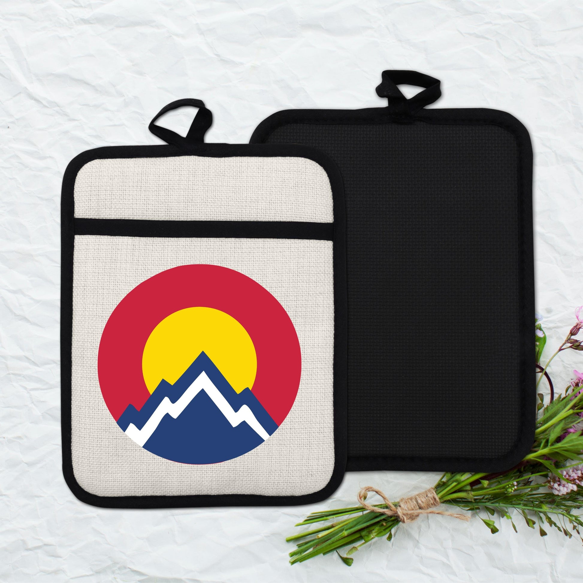 Colorado Pot Holder | Silicone Pocket Oven Mitt With Heat Resistant Trivet - additional product photo 13