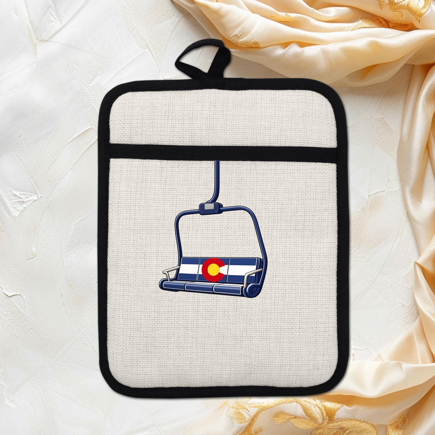 Colorado Flag Pot Holder – Ski Lift Pot Holder with Heat Resistant Mitt & Non Slip Trivet - detail view