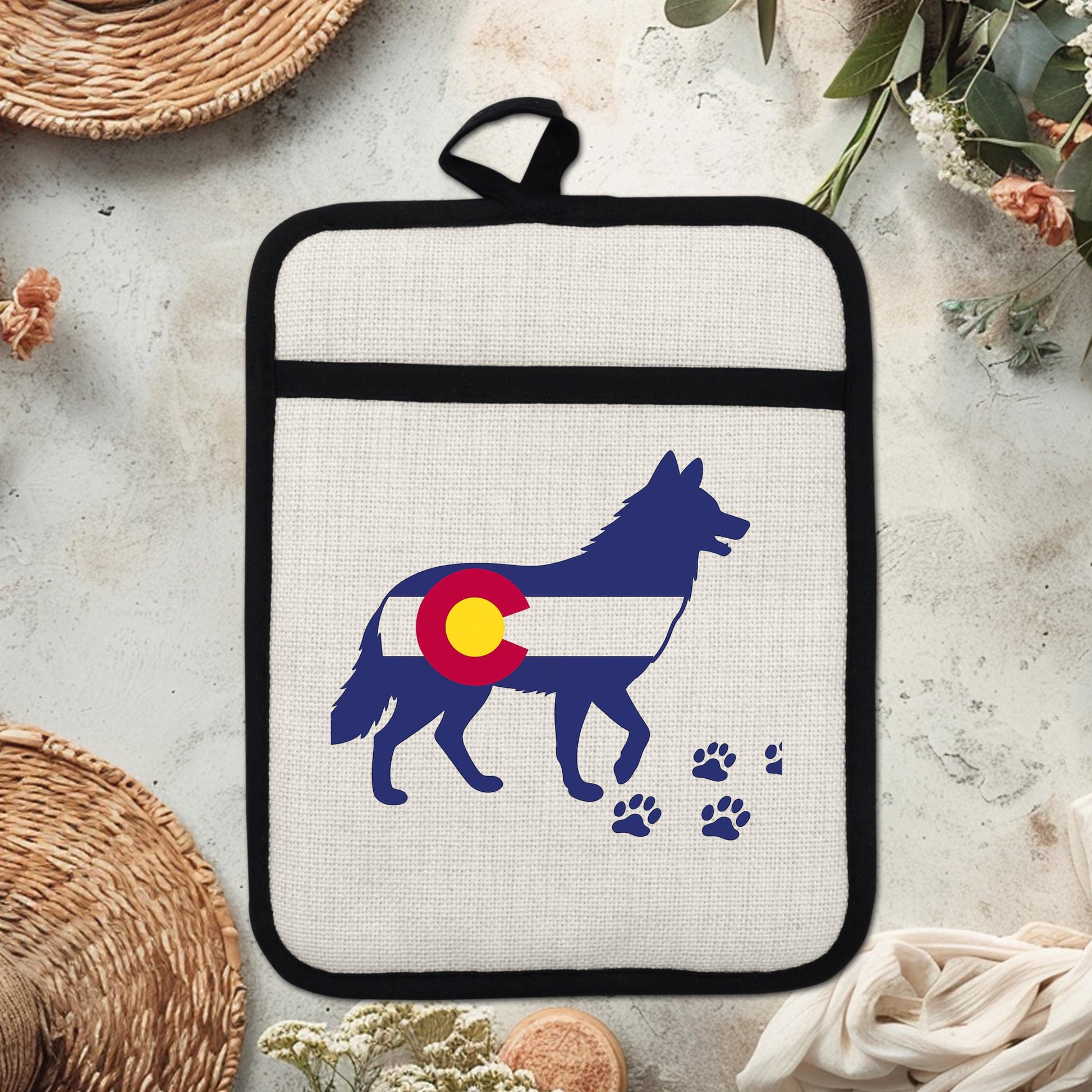 Colorado Wolf Pot Holder - Linen Front, Silicone Trivet, Heat Resistant Pad - packaging and presentation