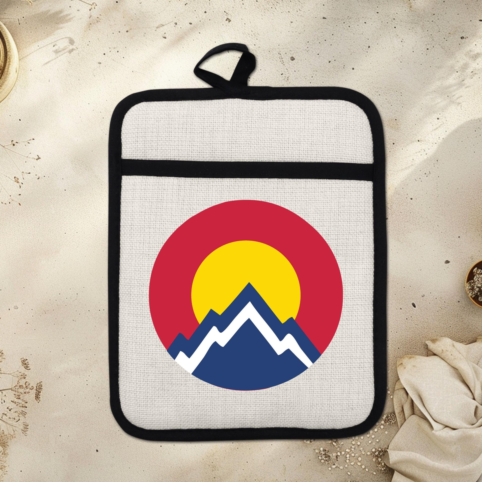 Colorado Pot Holder | Silicone Pocket Oven Mitt With Heat Resistant Trivet - scale and size reference