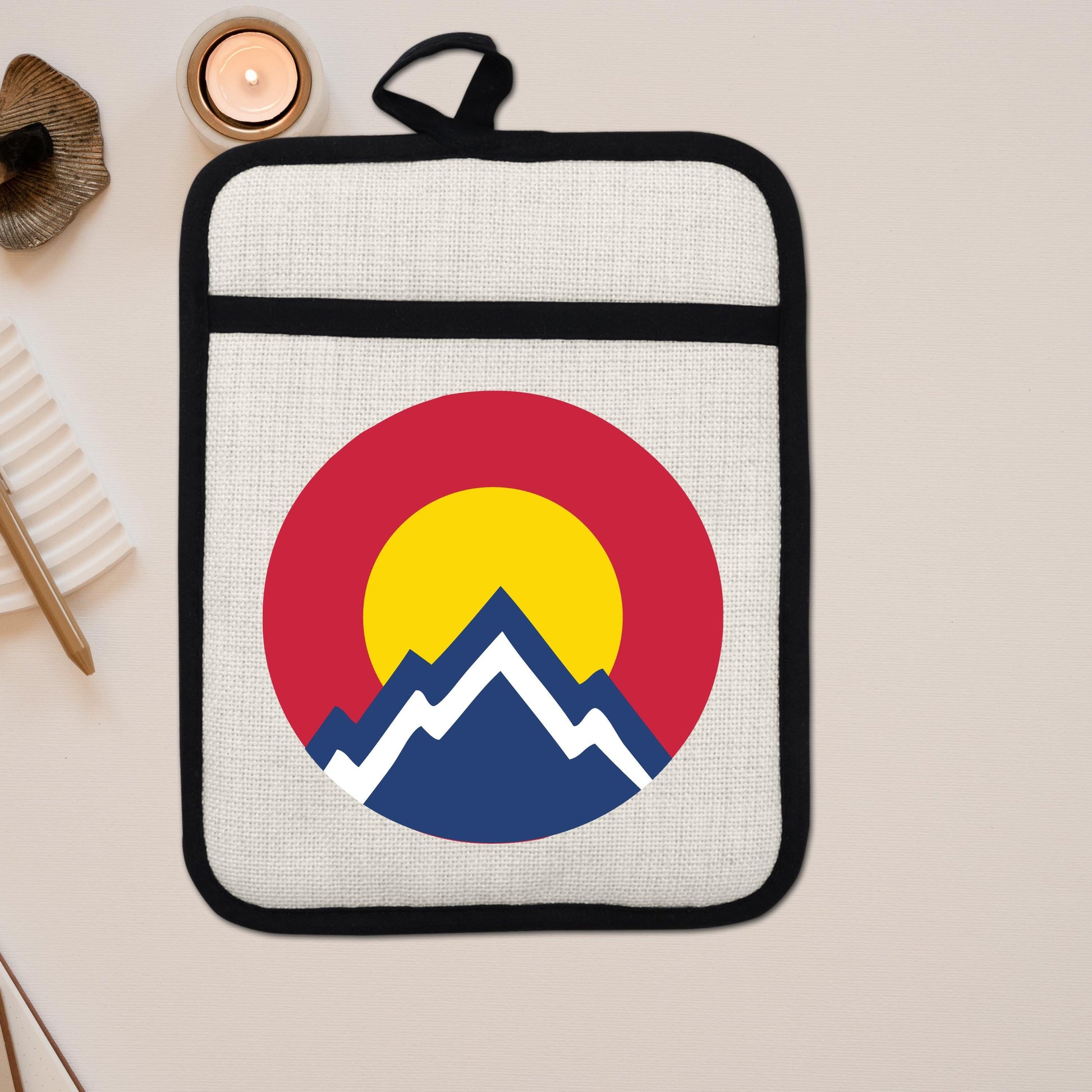 Colorado Pot Holder | Silicone Pocket Oven Mitt With Heat Resistant Trivet - additional product photo 14