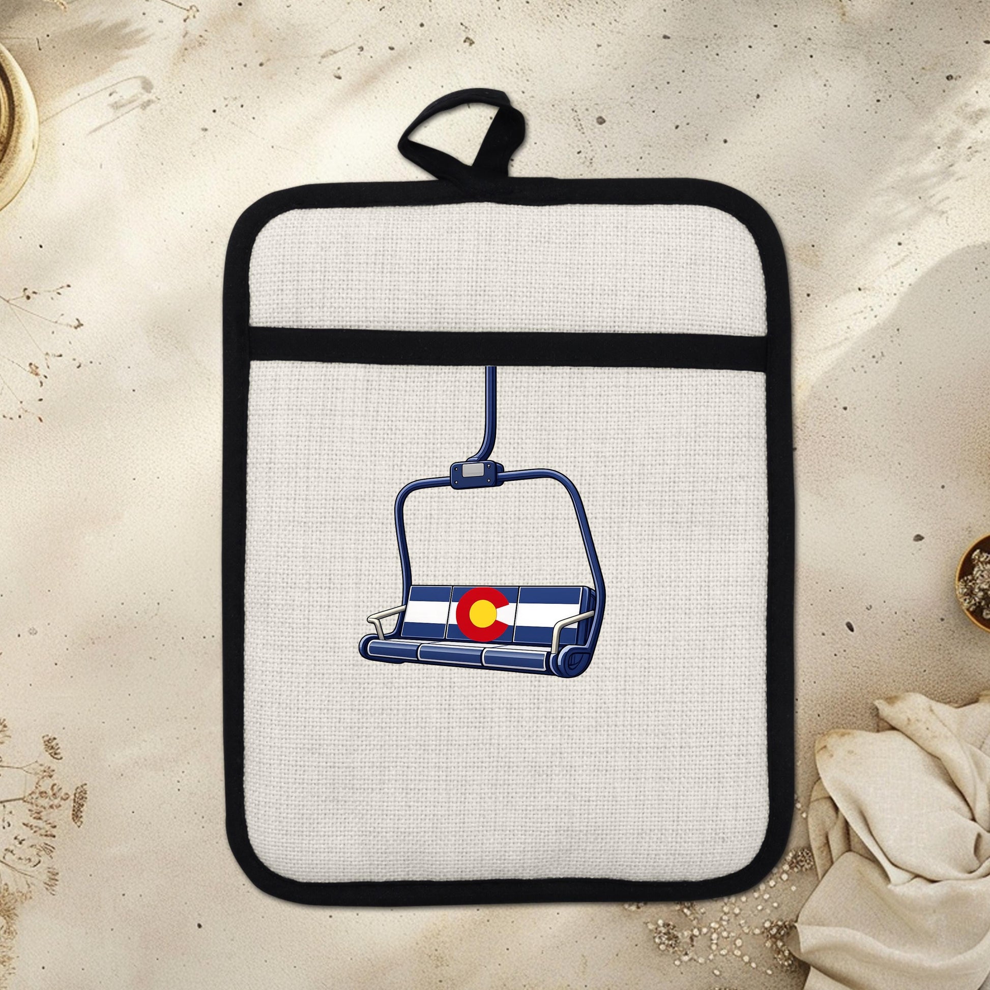 Colorado Flag Pot Holder – Ski Lift Pot Holder with Heat Resistant Mitt & Non Slip Trivet - scale and size reference