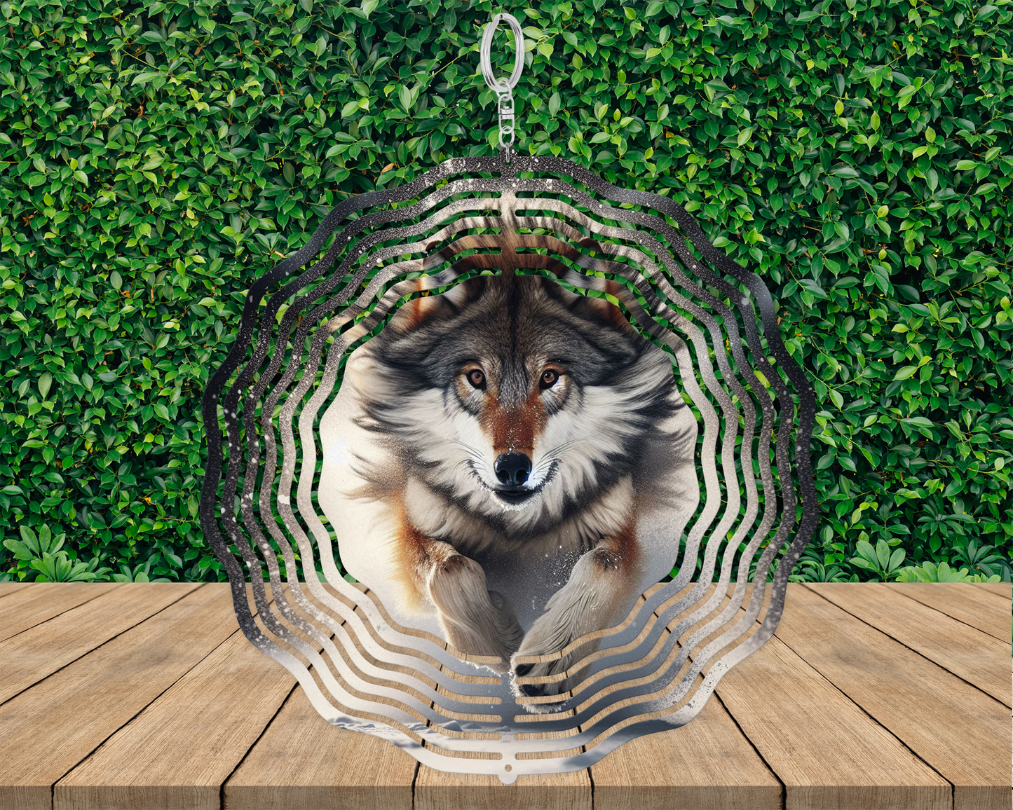 Wolf Wind Spinner - Unique Hanging Yard Decor for Garden Perfect Nature-Inspired Gift for Wolf Lovers on Mothers Day